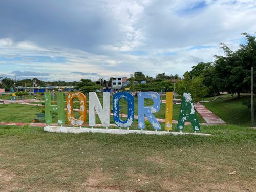 A sign saying "Honoria"