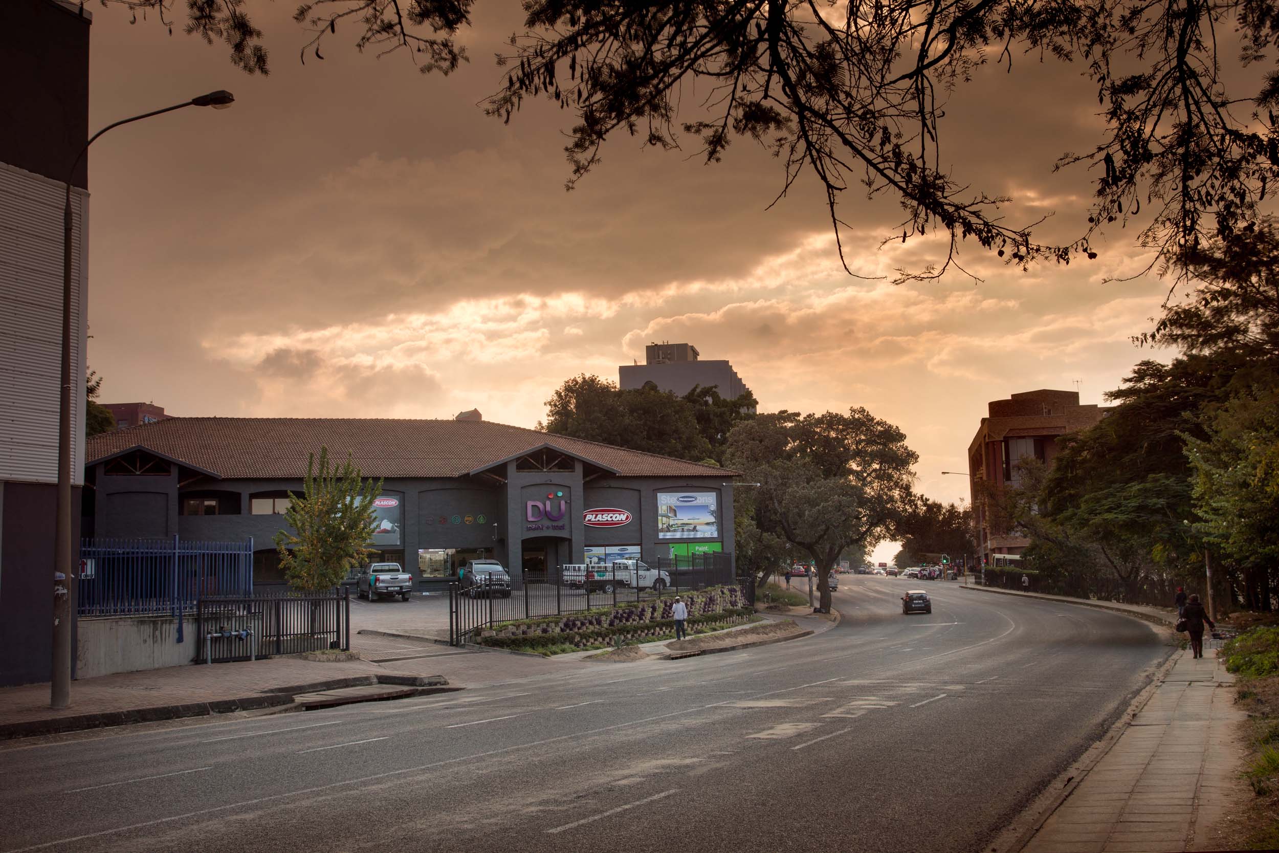 client Dü Paint + Tool Nelspruit branch with branding application