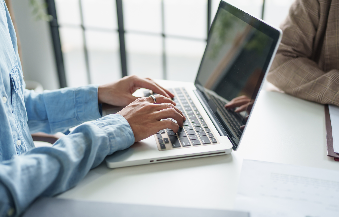 Neste artigo, vamos explicar de forma simples e prática tudo o que você precisa saber sobre a prestação de serviços para o exterior pelo Simples Nacional, incluindo impostos, documentação e dicas para tornar esse processo mais seguro e vantajoso.