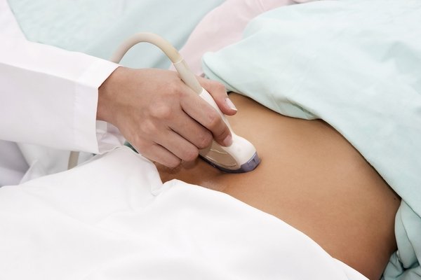 Tiến hành các kiểm tra tại trung tâm y tế