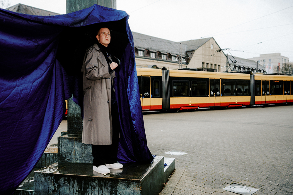 Der Pop-Rap Artist kommt am 15. Juni um 15 Uhr für sein Releasekonzert auf die BahnhofBeats Bühne in den Karlsruhe Hbf - Kostenlos!