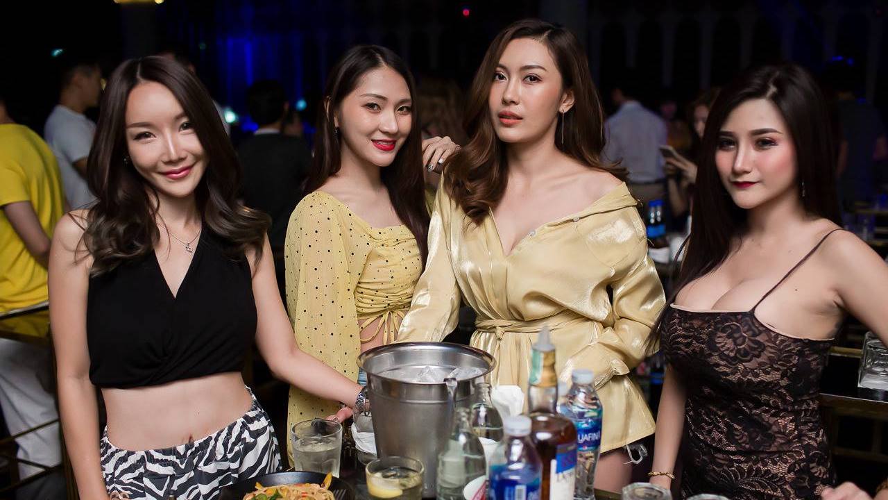 hot Thai girls at a nightclub in Bangkok Thailand