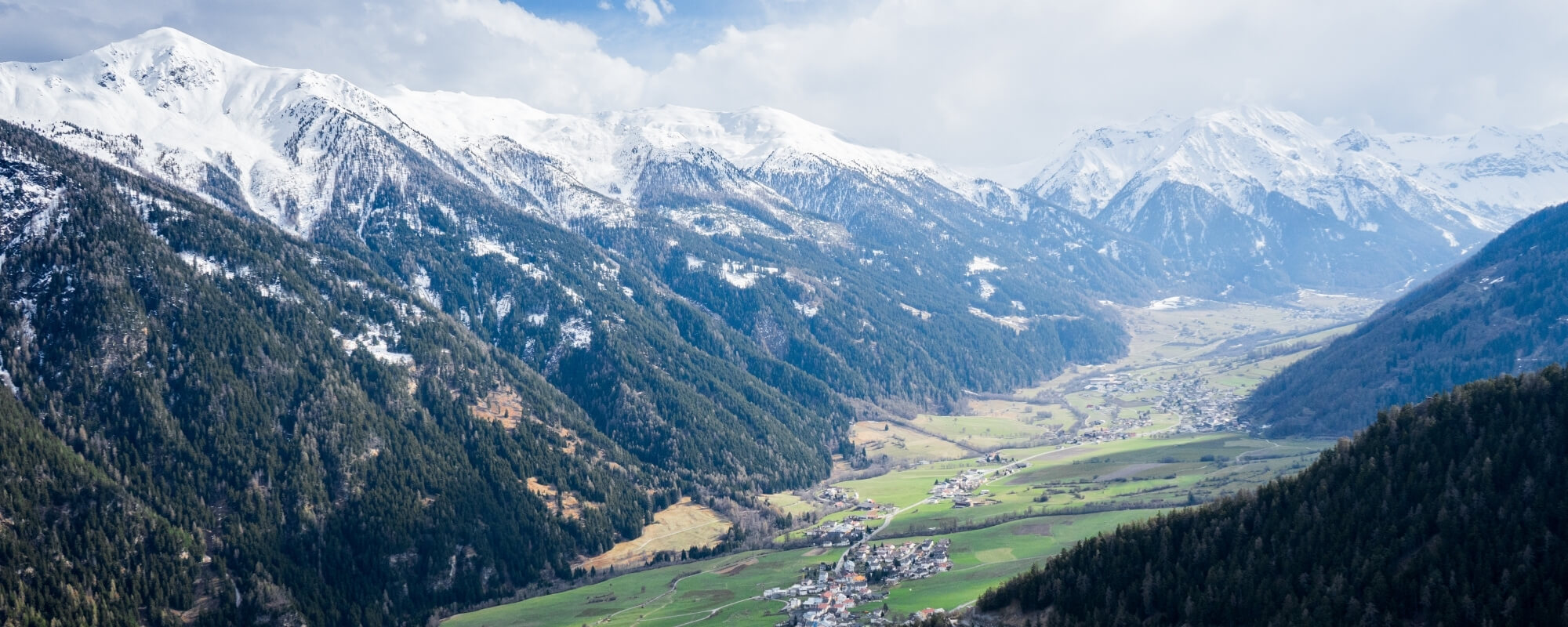 Taufers, Taufers im Münstertal, Südtirol, Vinschgau, Nationalpark, Schweiz, Ortlerregion, Ortler, Berge, Aussicht, Ferienregion Obervinschgau, Urlaub auf dem Bauernhof, Panorama, Pamorama Südtirol, Ausgangspunkt für Wanderungen in Südtirol, Ausflugsziel, Einkehrmöglichkeiten Obervinschgau, Einkehrmöglichkeiten Vinschgau, Wanderrouten Südtirol, Wandern im Vinschgau, Panorama, Ausblick, Bergpanorama, Nationalpark Stilfserjoch, Stilfserjoch