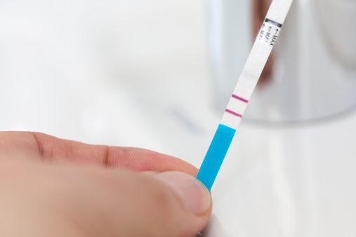 Que thử thai báo 2 vạch