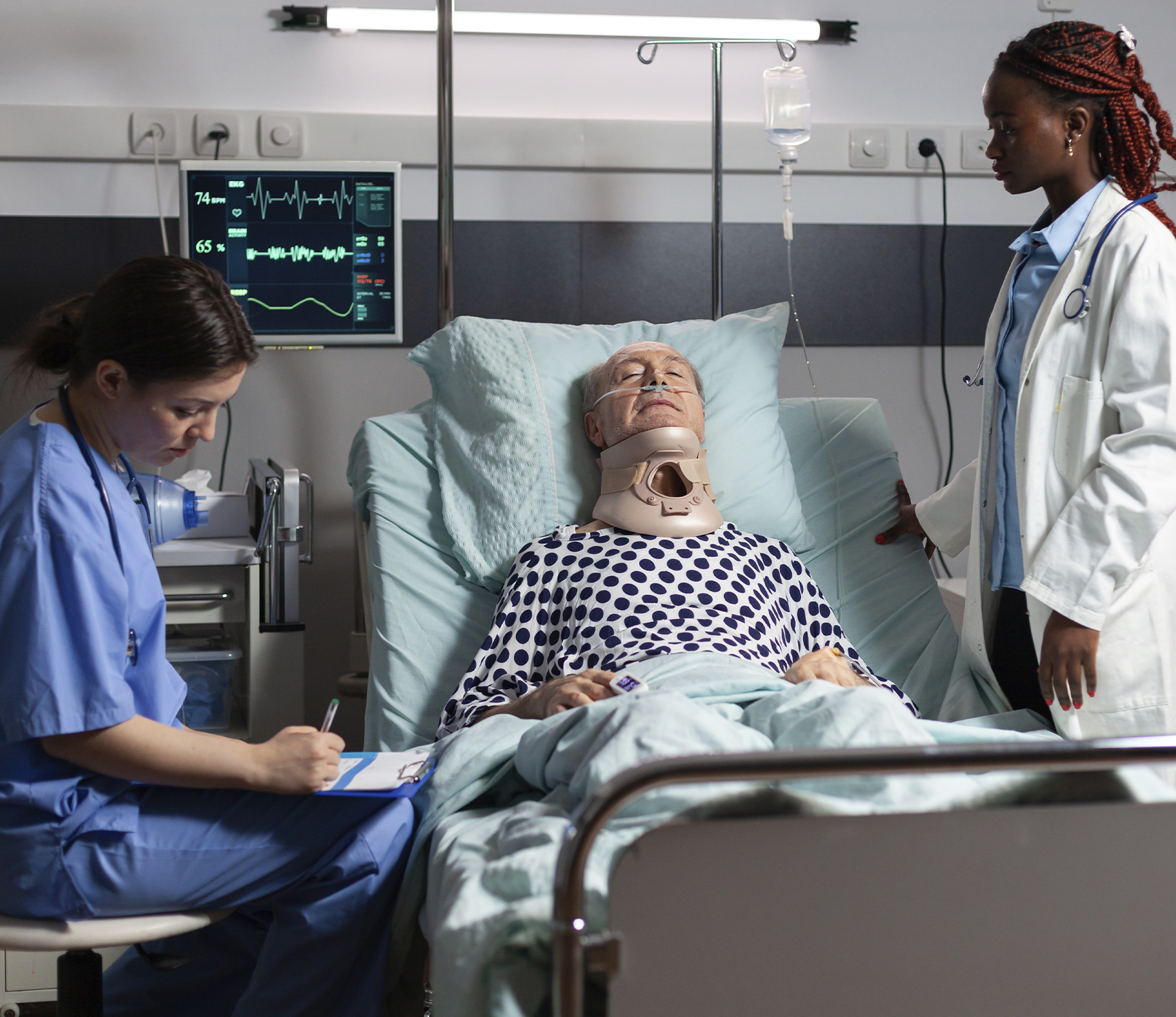 Seguro médico - Comprende visitas médicas, cuidados de enfermería, interconsultas profesionales y Unidad de Cuidados Intensivos Diario.