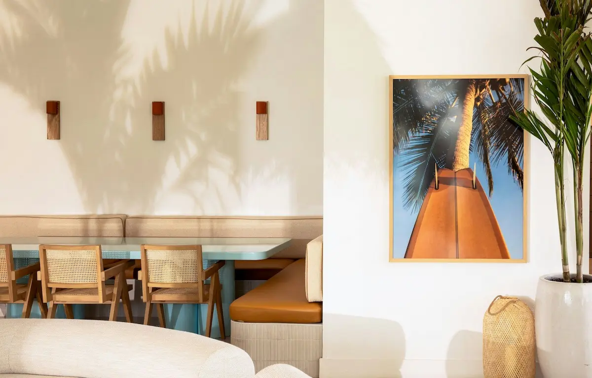 coastal table and chairs - flow miami