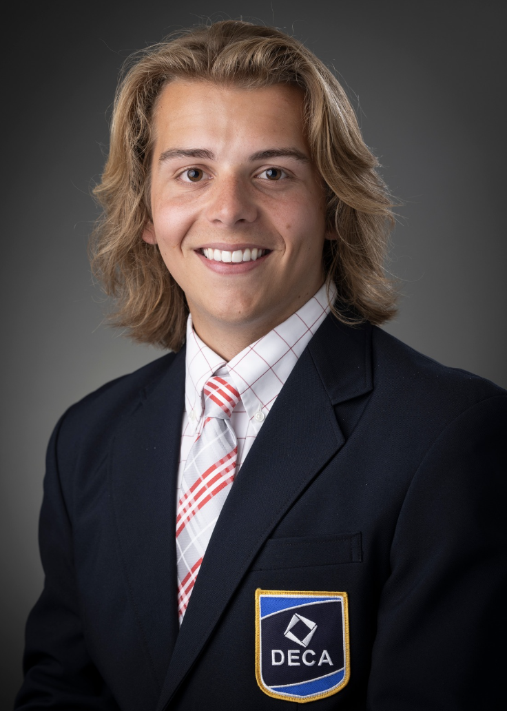 WI DECA State President Olivia Lemanski Headshot