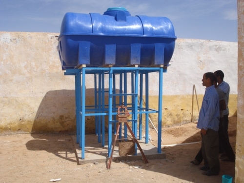 Programa de optimización de sistemas de almacenamiento de agua potable a nivel familiar en los CCRR saharauis en Tindouf (Argelia) (modificado para suministrar cisternas en Escuelas en El Aaiún)