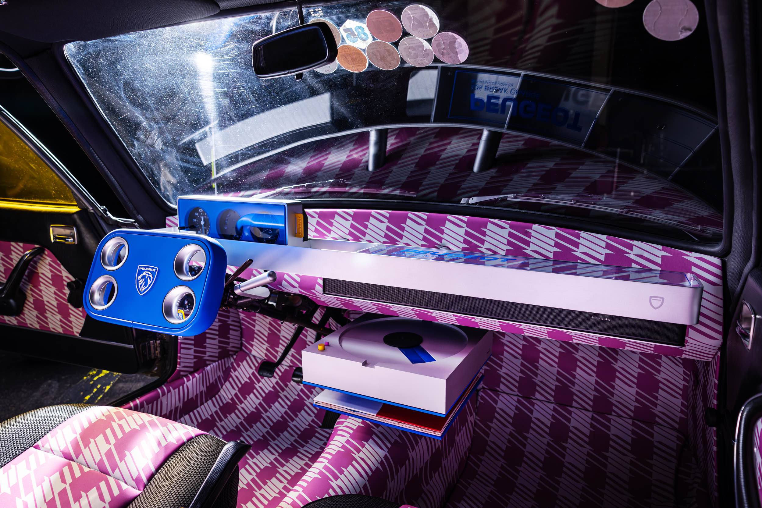 Turntable PP-1 by Waiting For Ideas