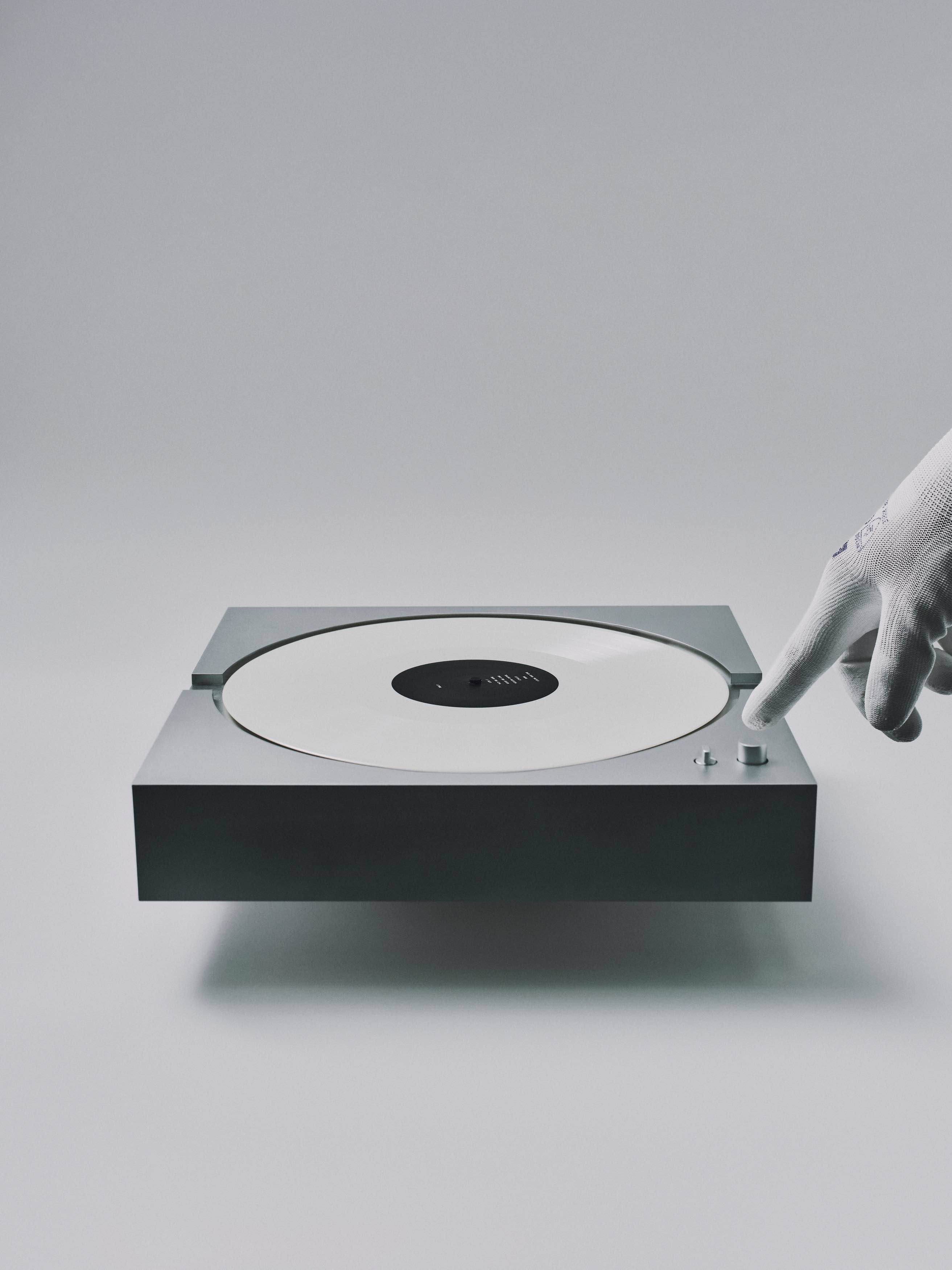 Turntable PP-2 by Waiting For Ideas