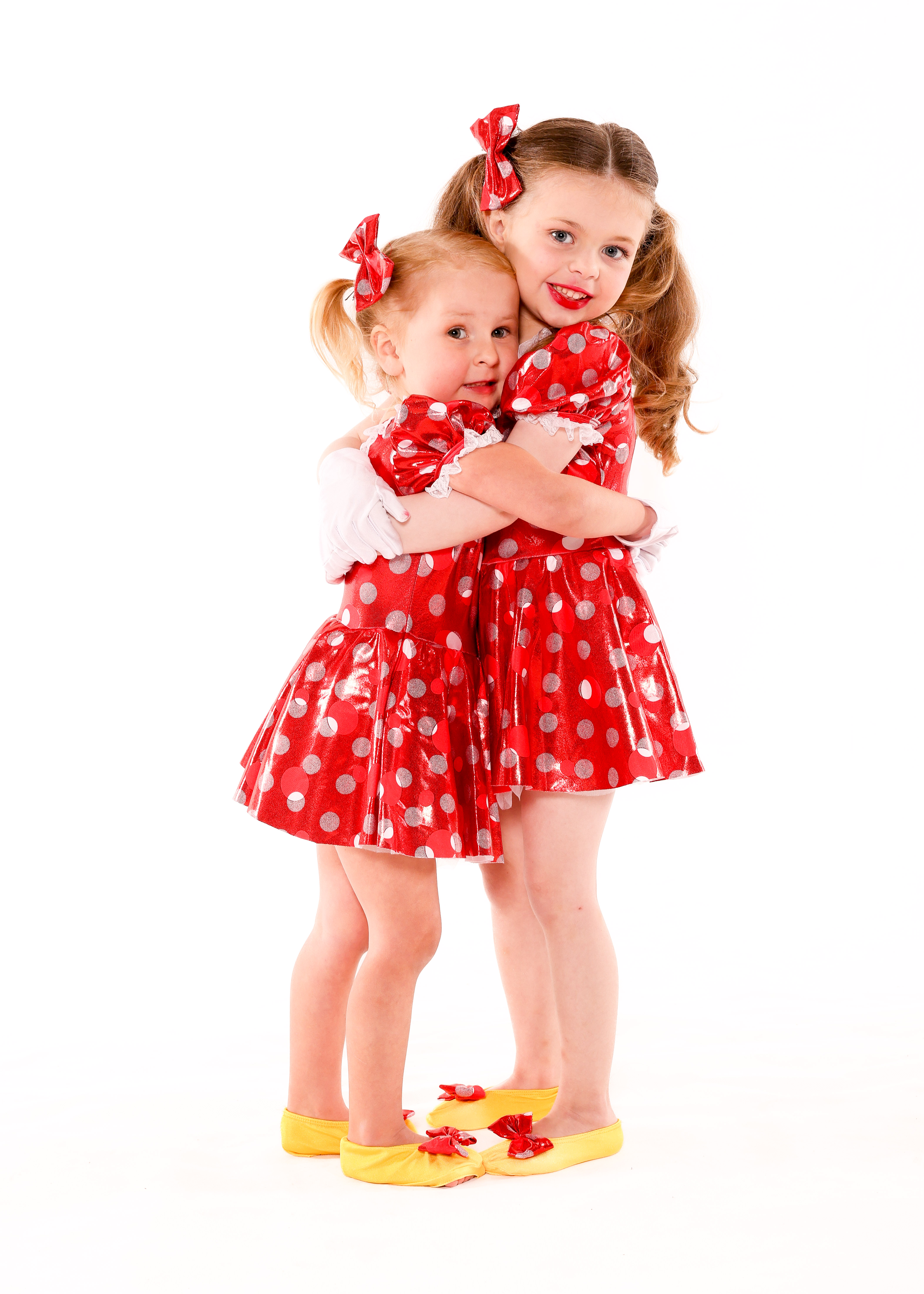 dancing children friends