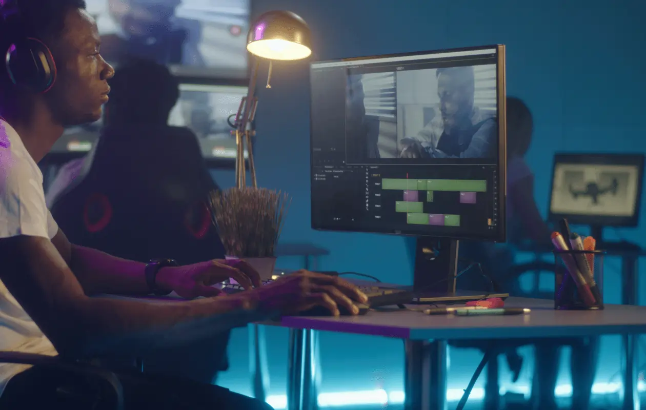 8 Best Video Editing Software for Beginners (All Devices)