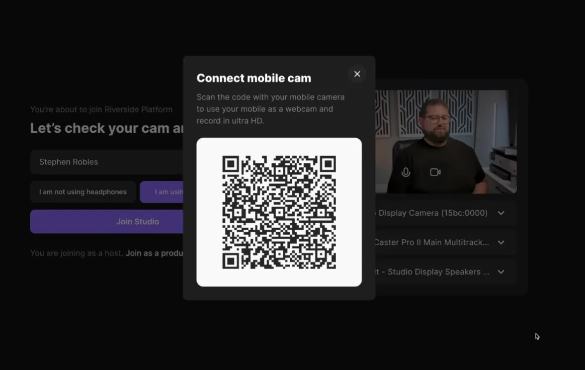 Scanning the code to connect your iPhone as a webcam on a PC