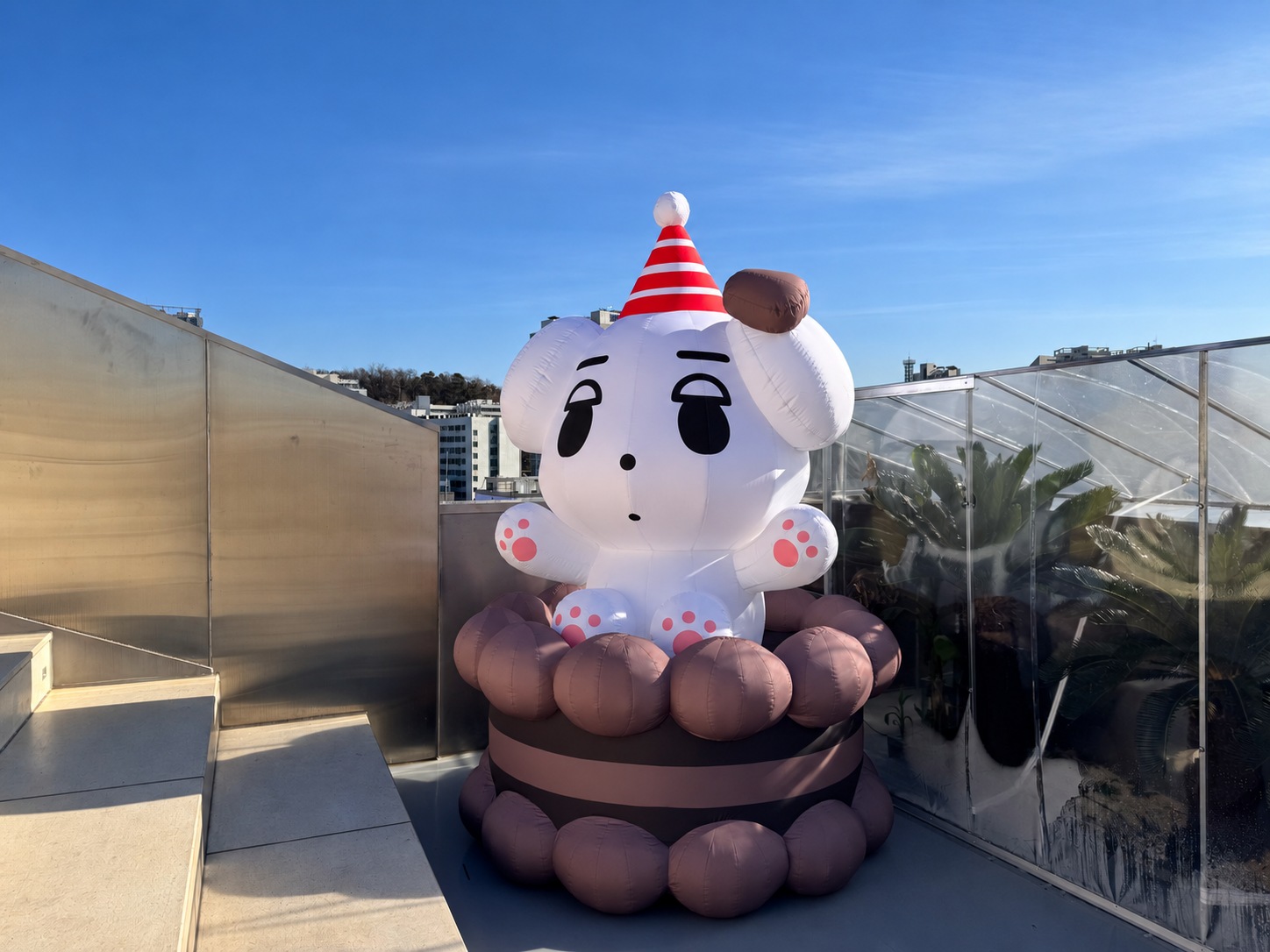 Illuminated inflatable · On-site 1