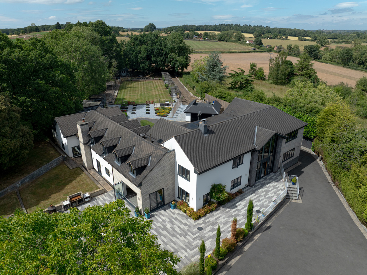 Wawensmere Road, Henley-In-Arden, B95