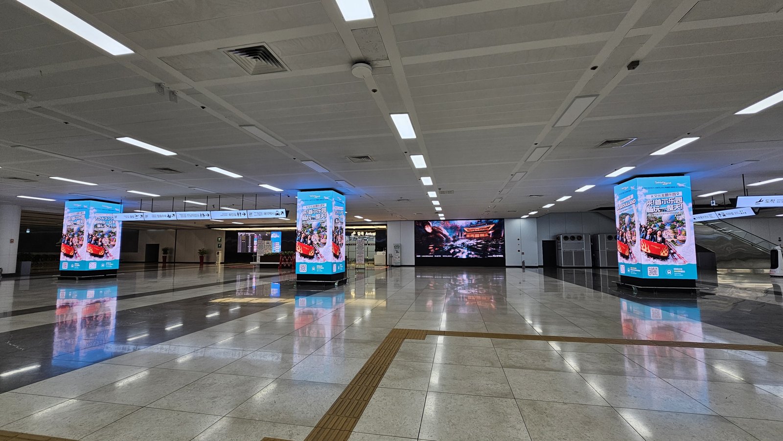 Gimpo Airport International · 1F Arrivals Public Hall · Pillar Package (IL-1-3) on-site photo 1