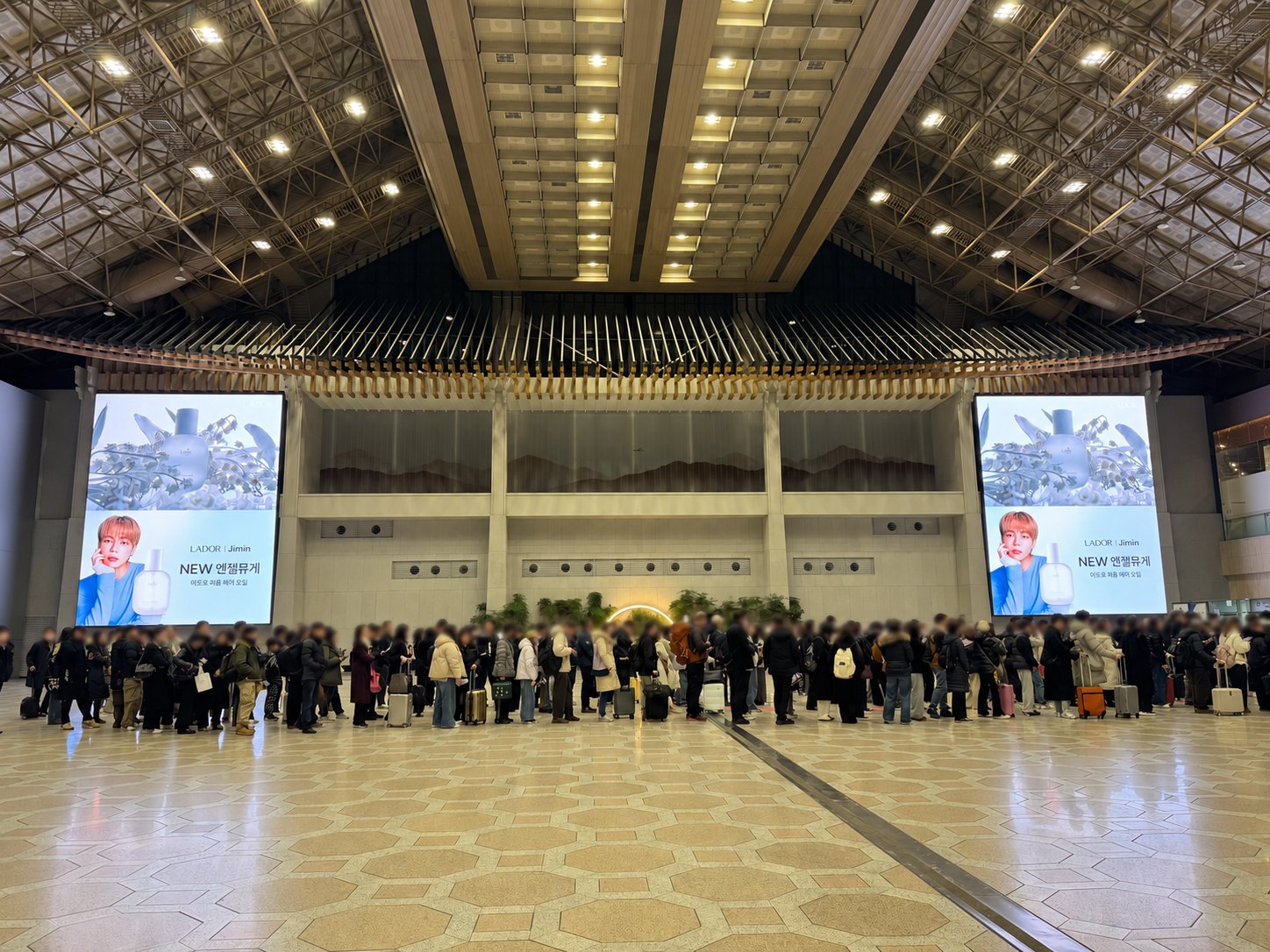 김포공항 국제선 3층 출발장 일반 대합실 랜드마크 미디어 (IL-3-1) 현장 사진 4