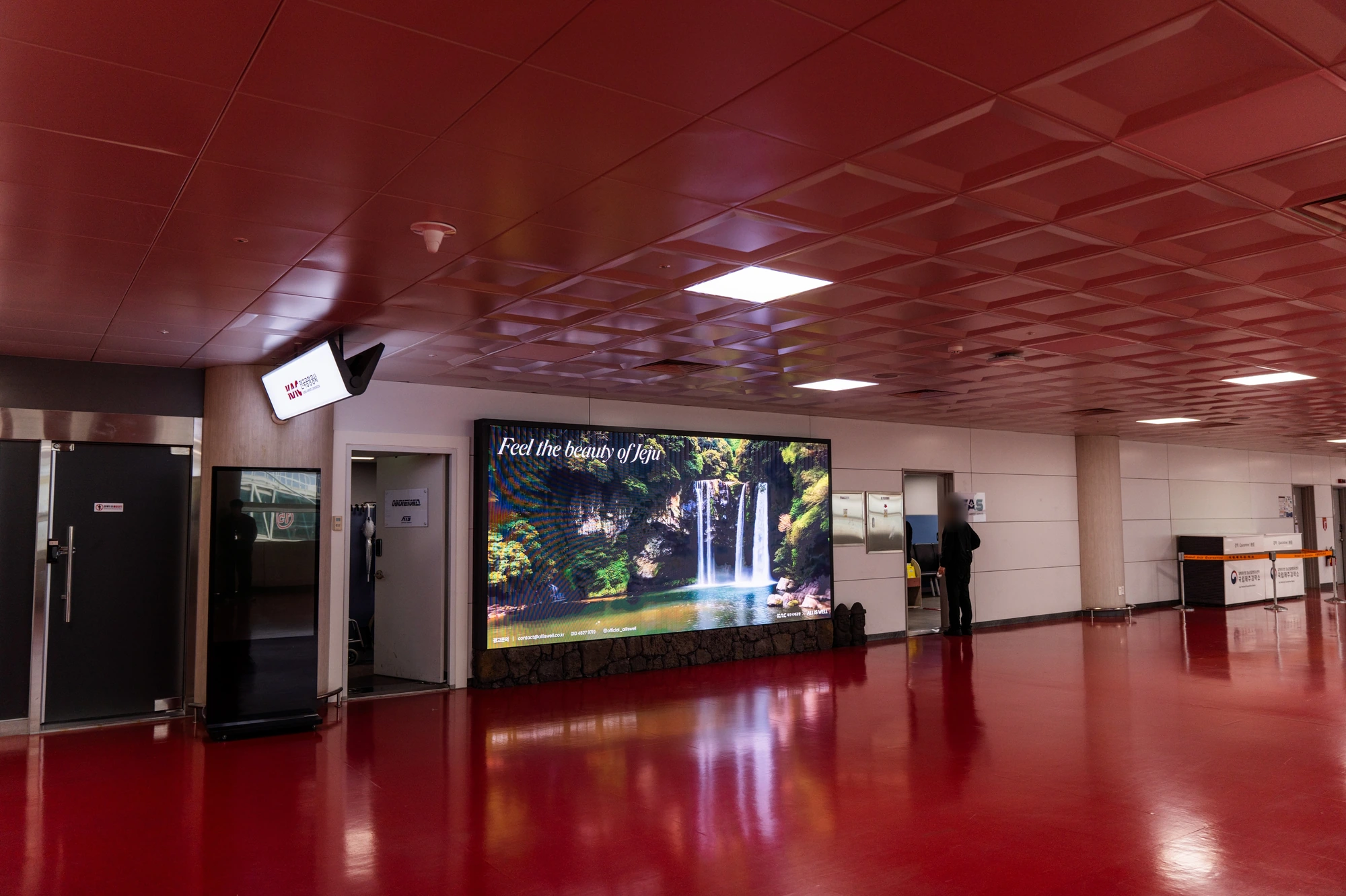 제주공항 국제선 2층 입국장 DIGITAL PACKAGE · 입국장 탑승구 벽면 LED (IL-1)