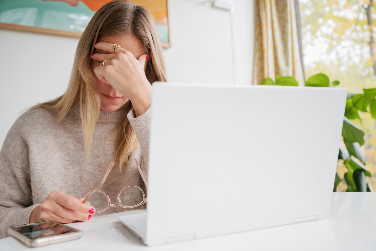 HRT and Migraines During Menopause: Does HRT Help or Harm?