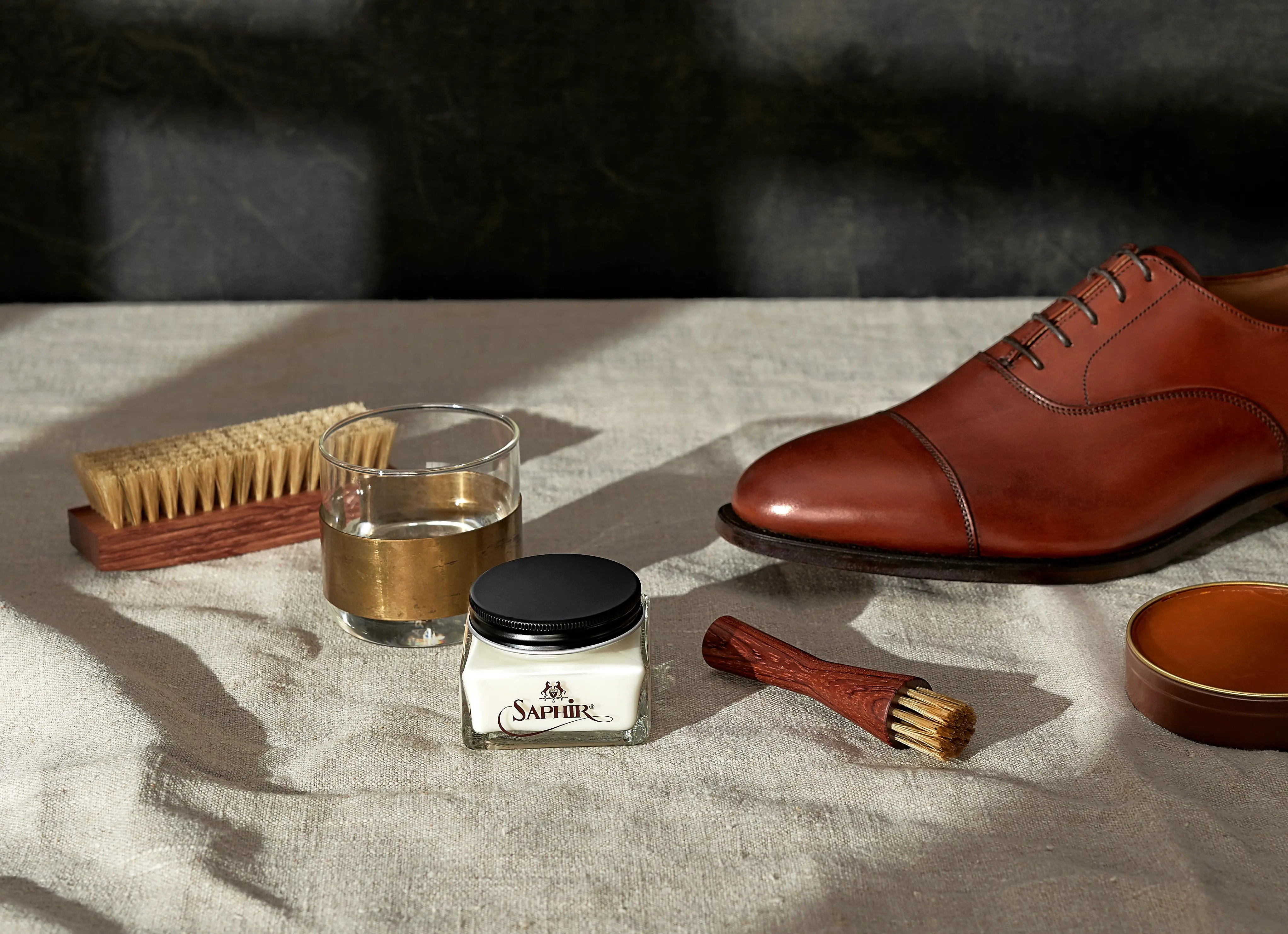 L'art de se mirer dans ses chaussures