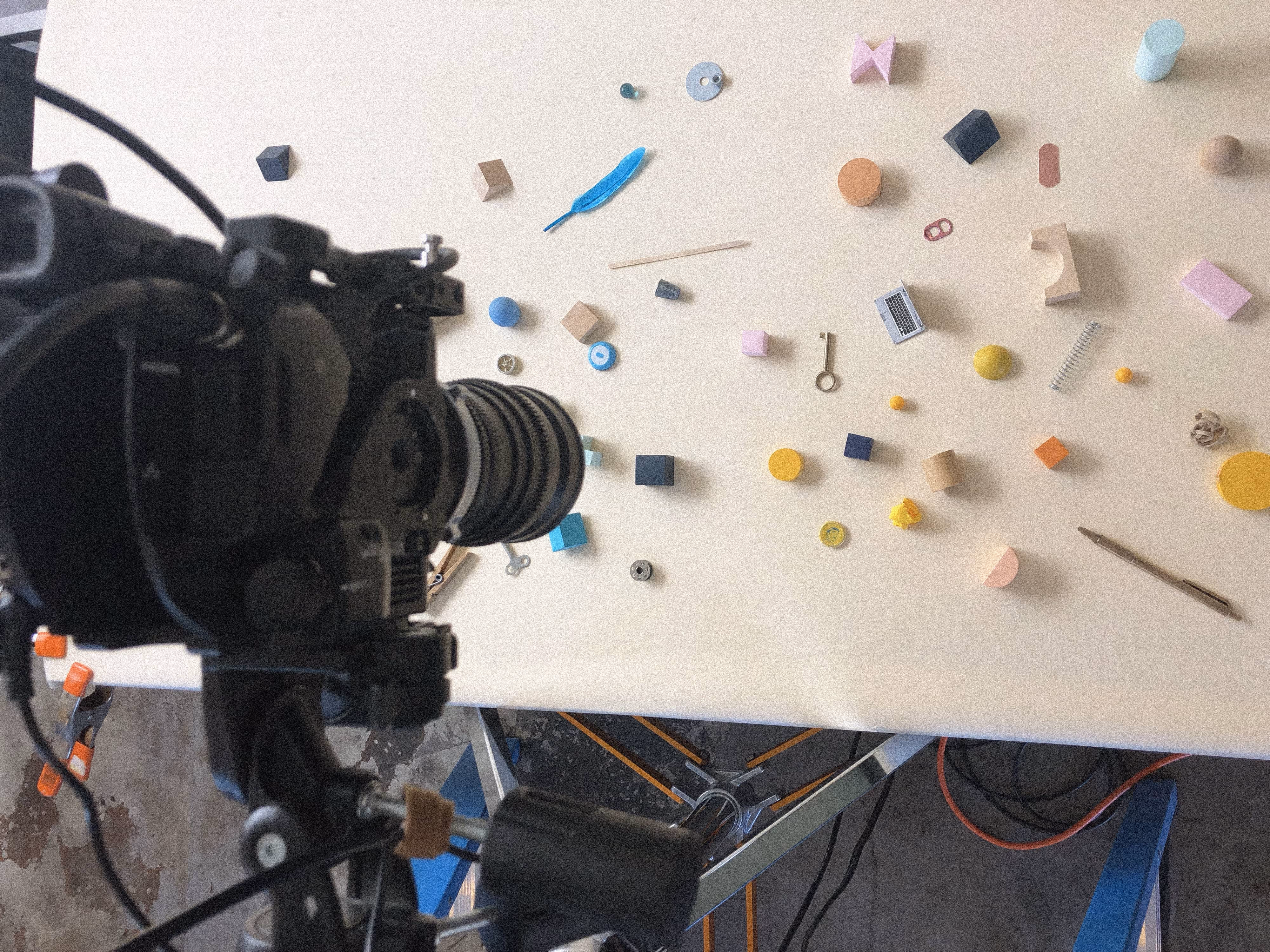 Behind the scenes of objects on a tabletop