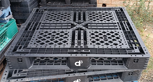 Used plastic pallets 1000 x 1200