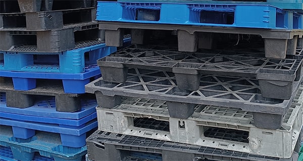 Plastic pallets secondhand for sale 600x 800