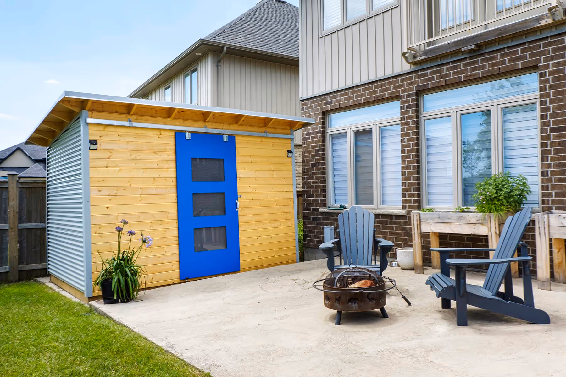 12' x 8' Advanced Shed with Eastern White Cedar and Jet Black Steel