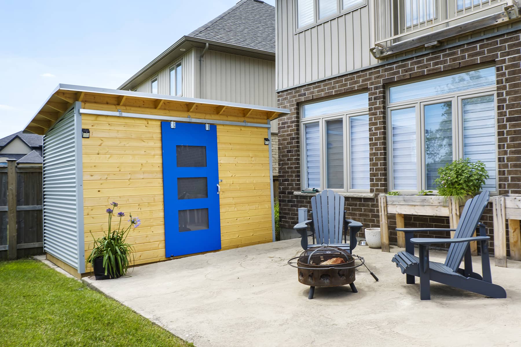 12' x 8' Advanced Shed with Eastern White Cedar and Jet Black Steel