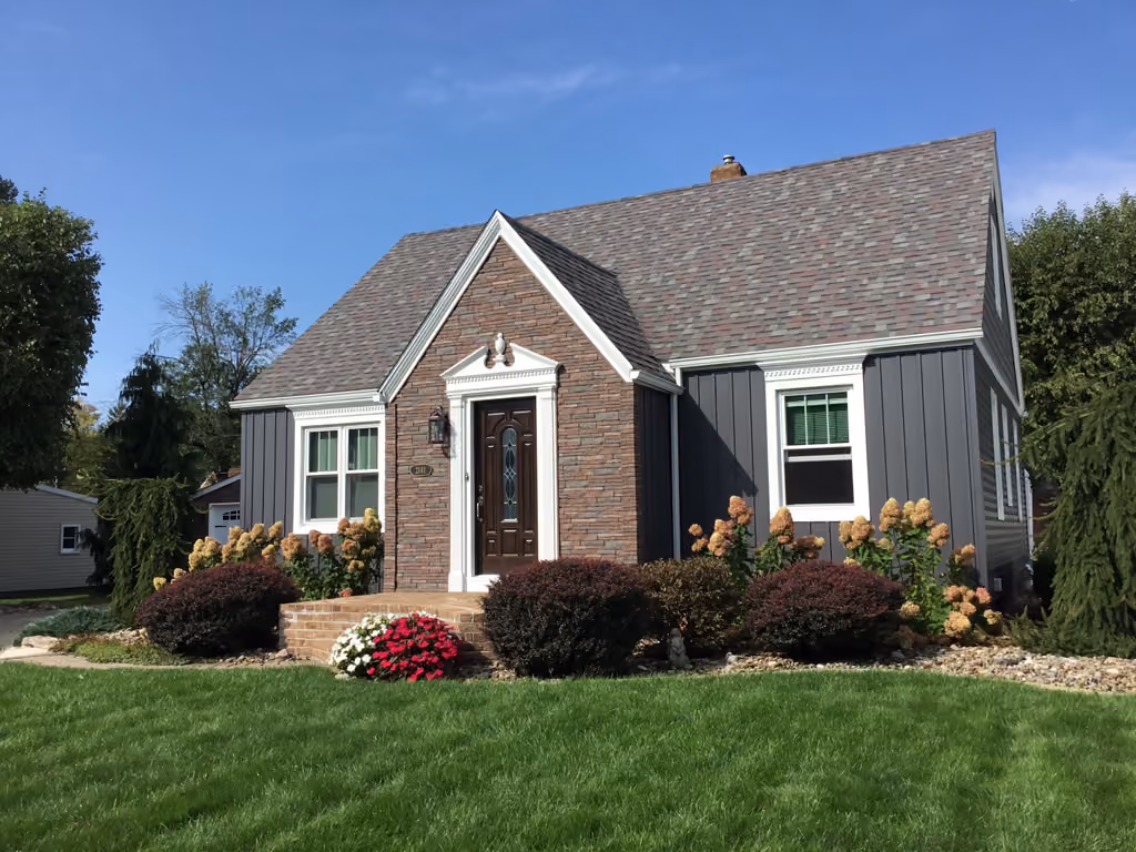We replaced vinyl siding for Mr. and Mrs Mylar on this home in Alliance, Ohio. We were able to add the addition of vinyl shakes and board & batten to give this home a unique and attractive design with great curb appeal.