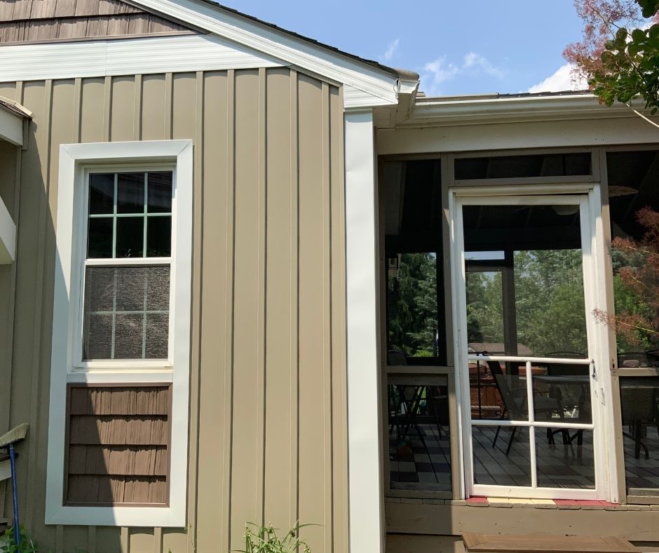 When it comes to updating your home’s exterior, vinyl siding continues to be one of the best choices for beauty, durability, and low maintenance. At Kline Home Exteriors, we’ve helped homeowners across Northeast Ohio modernize their homes with siding styles that complement their architecture and stand up to the Ohio climate. Here’s a look at some recent projects in North Royalton, Peninsula, Broadview Heights, and Akron.