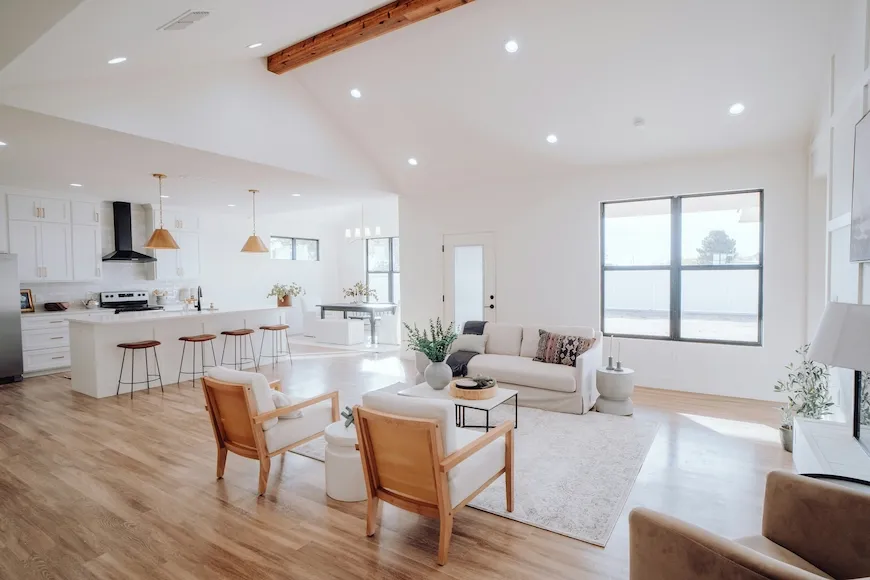 Bright, tidy living room and kitchen