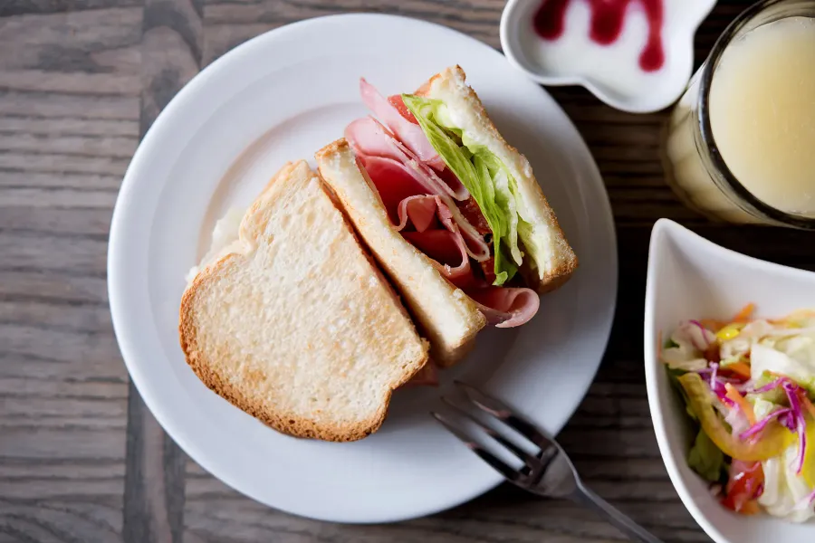 Image of breakfast at the b akasaka Mitsuke