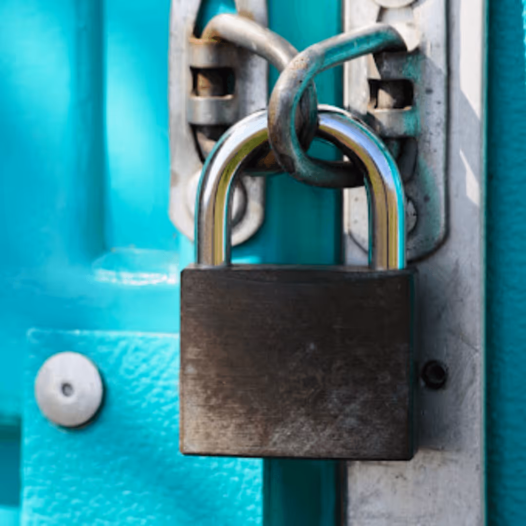 3 people talking to each other