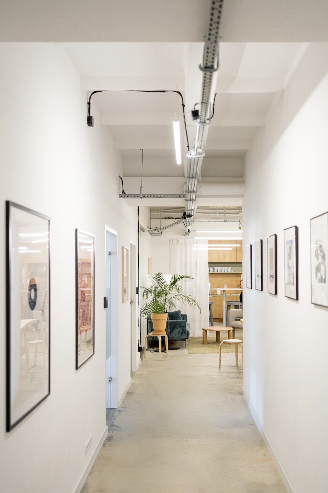 Z home office do biura hybrydowego: poradnik