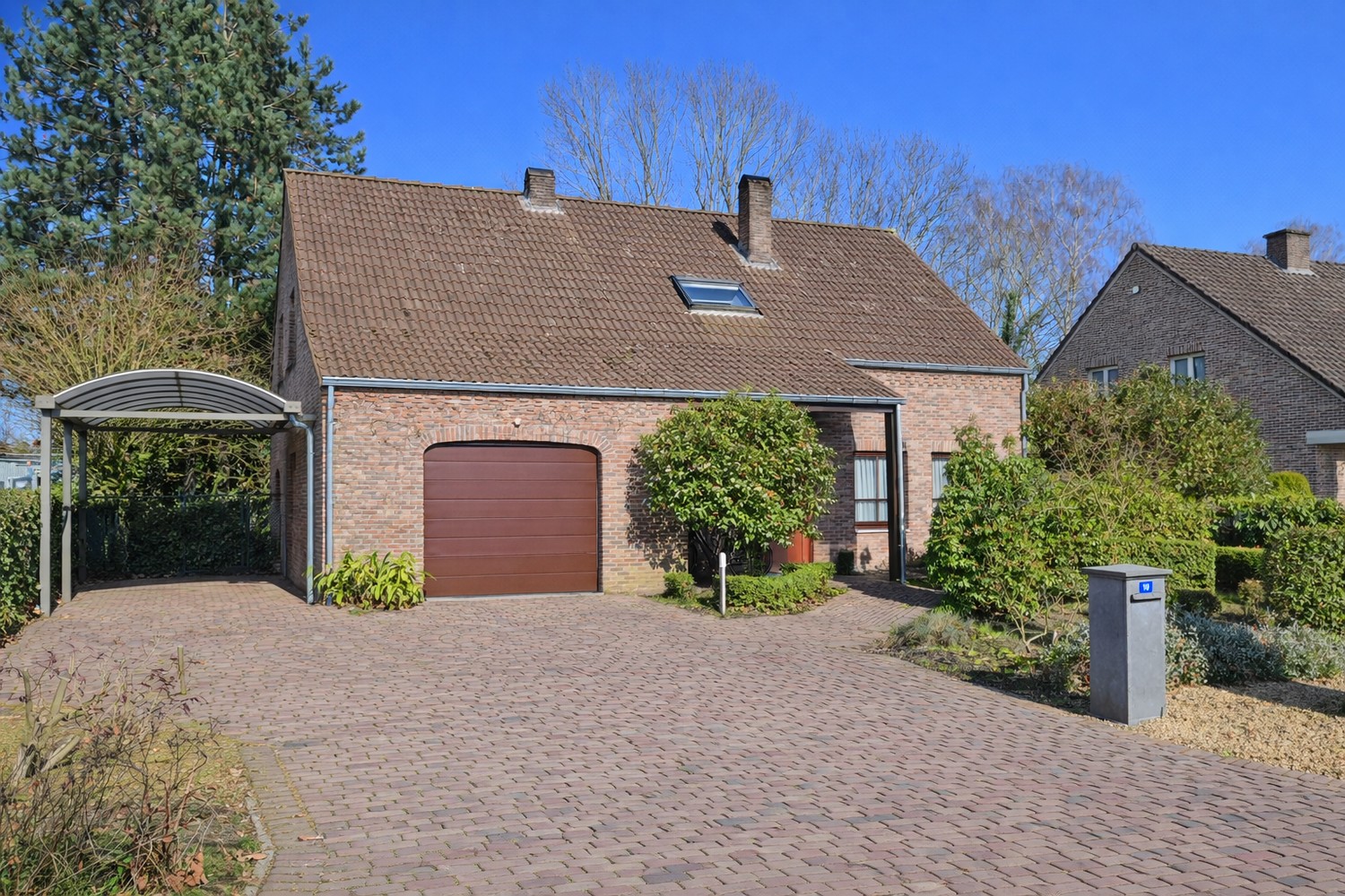 Vrijstaande woning op idyllische dreef, aan de rand van het bos – vlak bij Maastricht