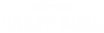 Logo blanc avec texte 'Carpe Diem' en style élégant.