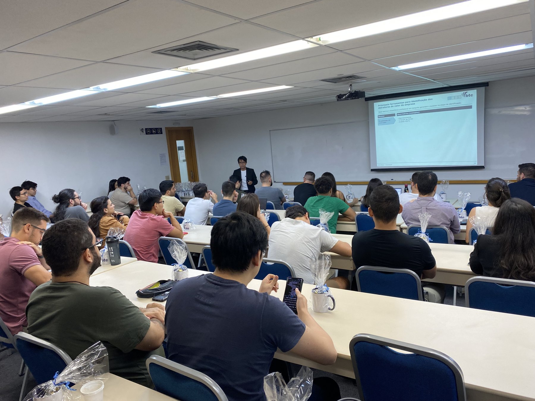 Encontro presencial de aprendizado do BTC Club