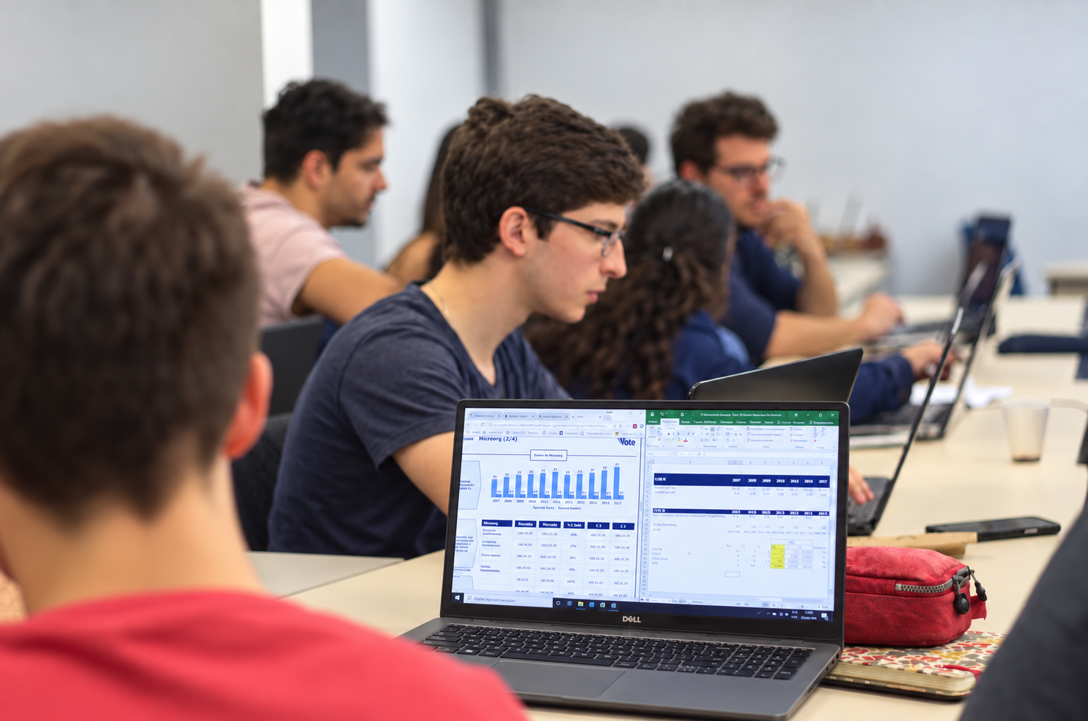 Alunos do EBP em aula de Excel