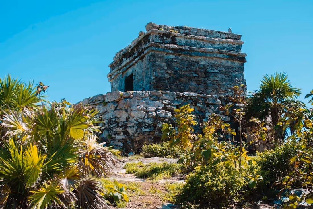 Zona Arqueológica de Tulum, Riviera Maya, El Templo del Dios Descendiente