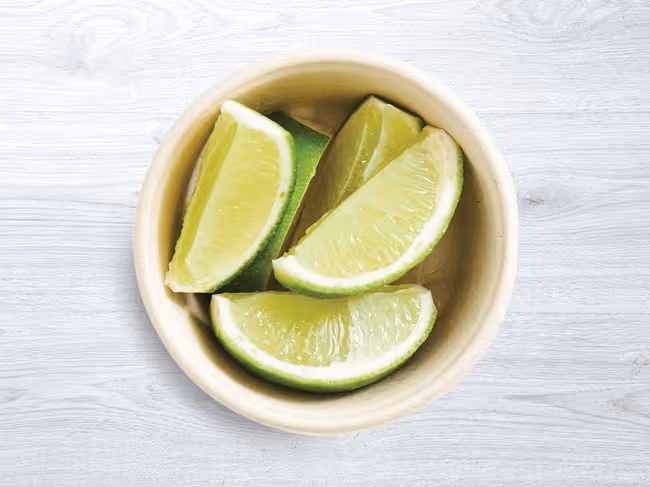 Extra lime side in a dish