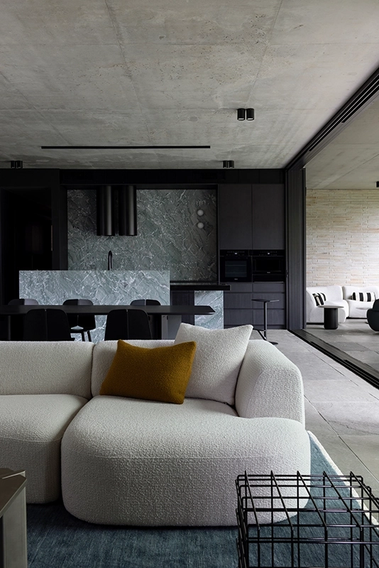 PROJECT BANKS | Moody But Make It Me