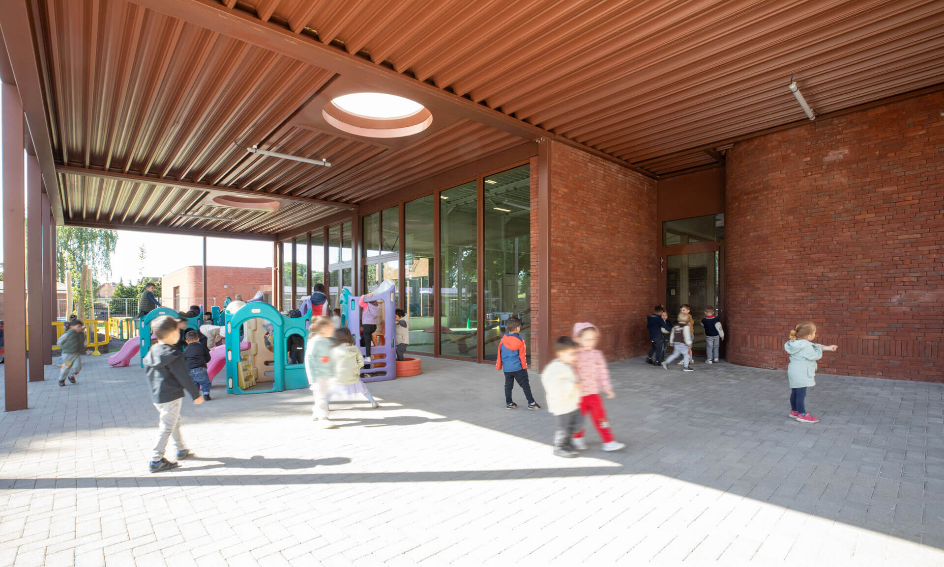 BOND. Architectuur - Publiek - Beringen - Nieuwbouw kleuterschool en turnzaal