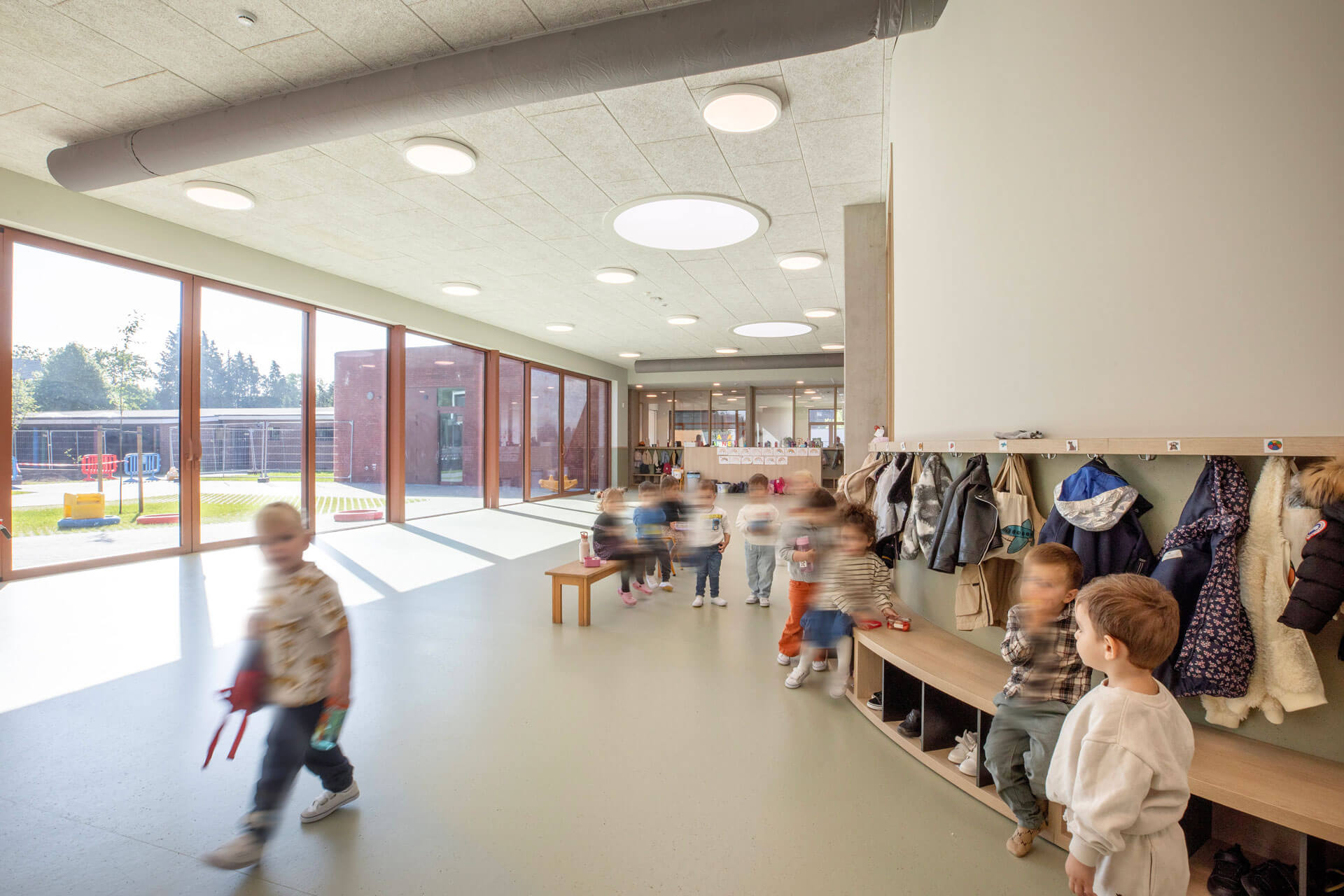 BOND. Architectuur - Publiek - Beringen - Nieuwbouw kleuterschool en turnzaal
