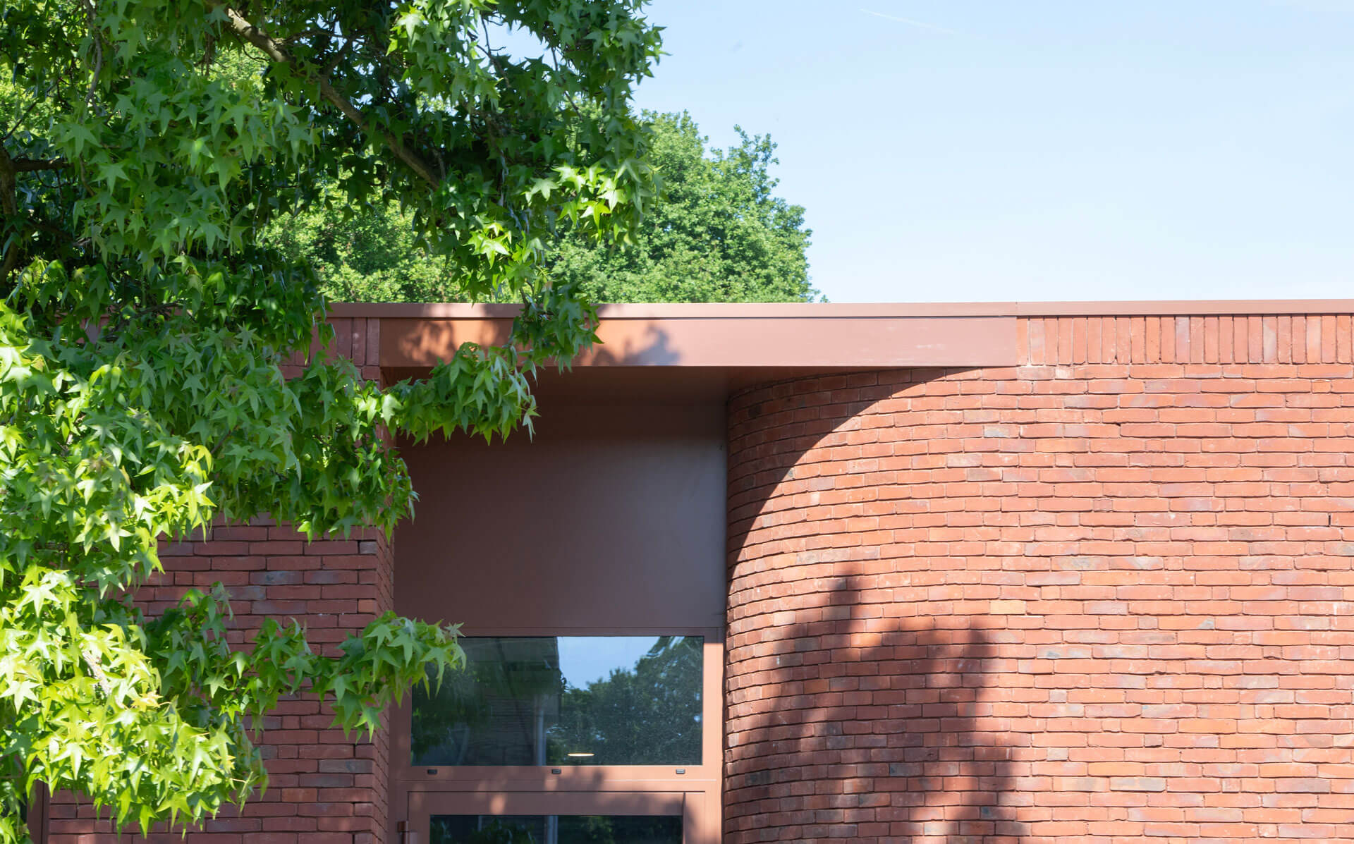 BOND. Architectuur - Publiek - Beringen - Nieuwbouw kleuterschool en turnzaal