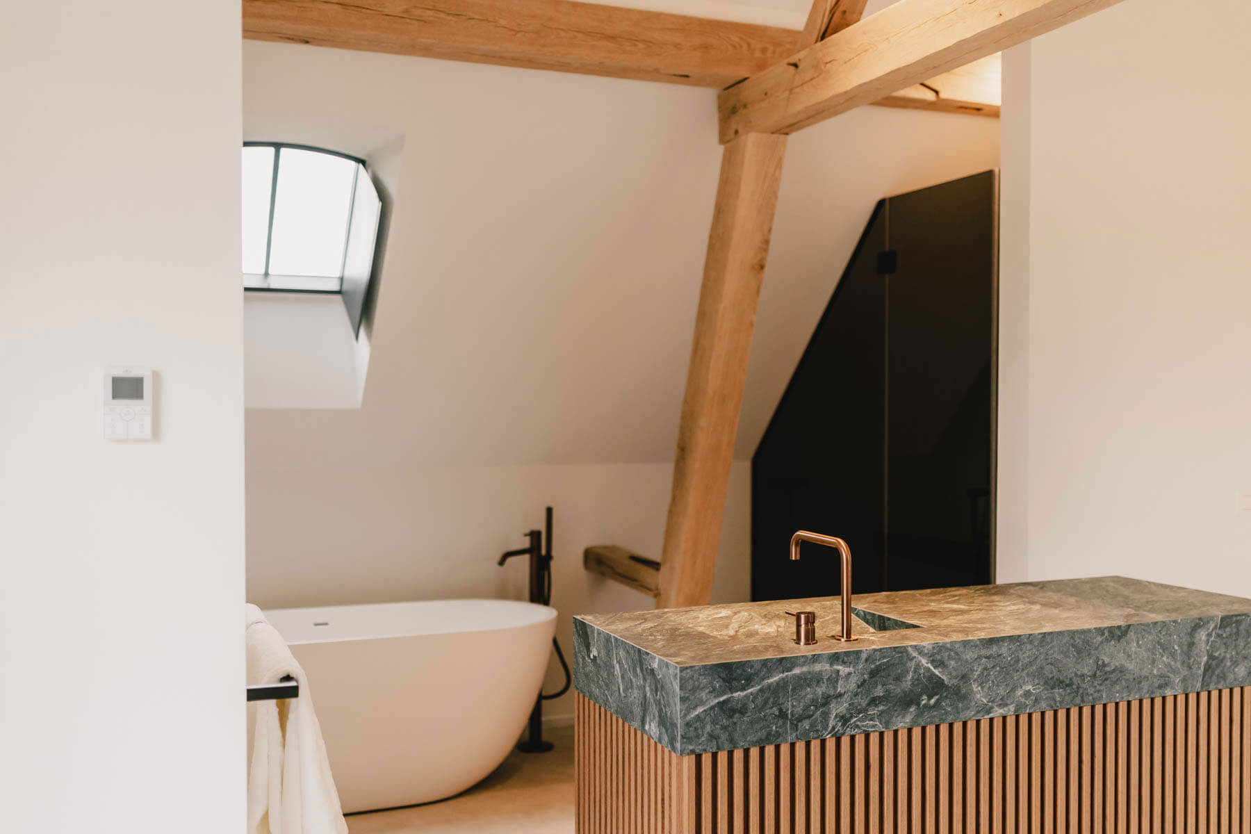 BOND. Architectuur - Huisvesting en Commercieel - Herk-de-Stad - ééngezinswoning en B&B