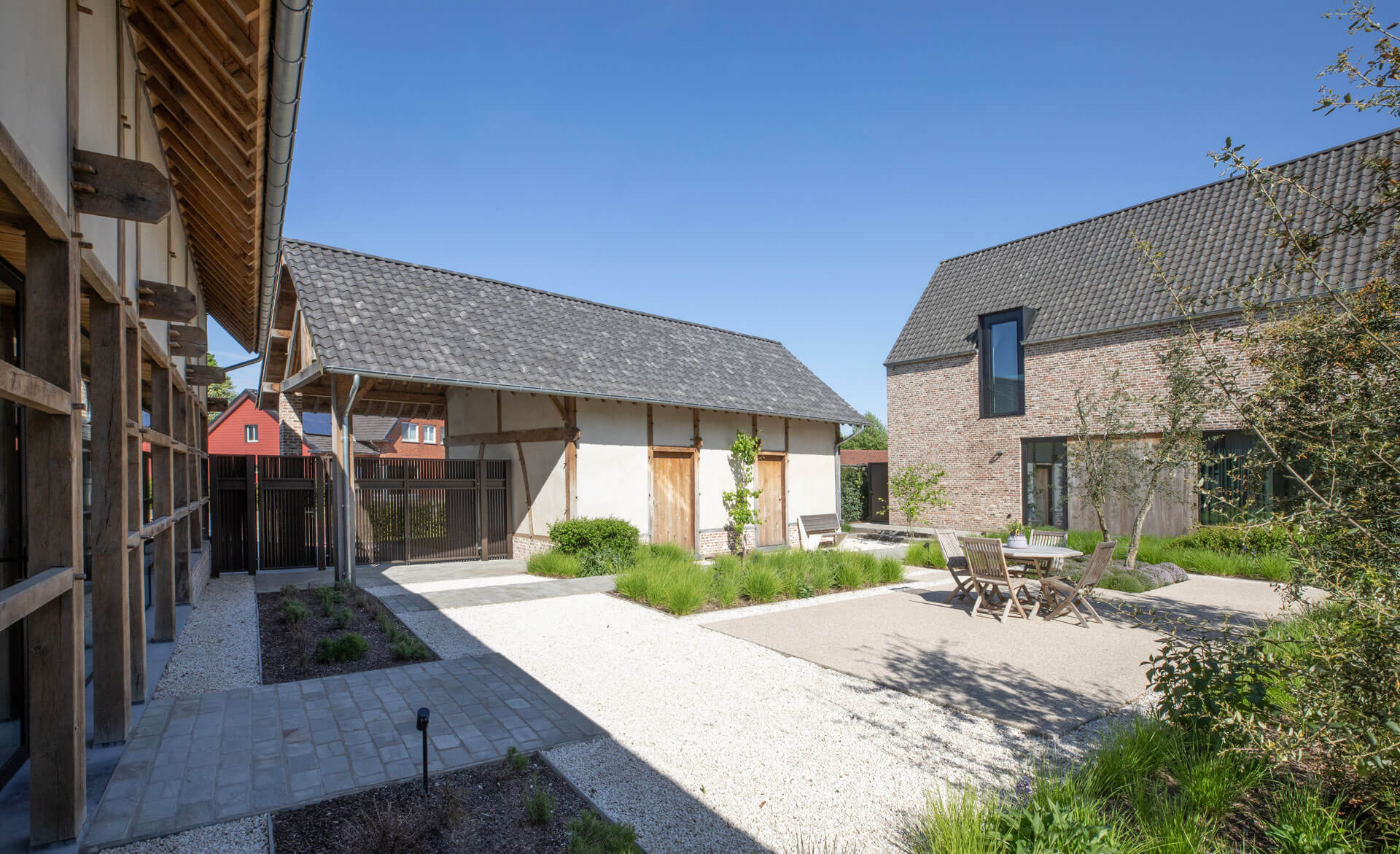 BOND. Architectuur - Huisvesting en Commercieel - Herk-de-Stad - ééngezinswoning en B&B