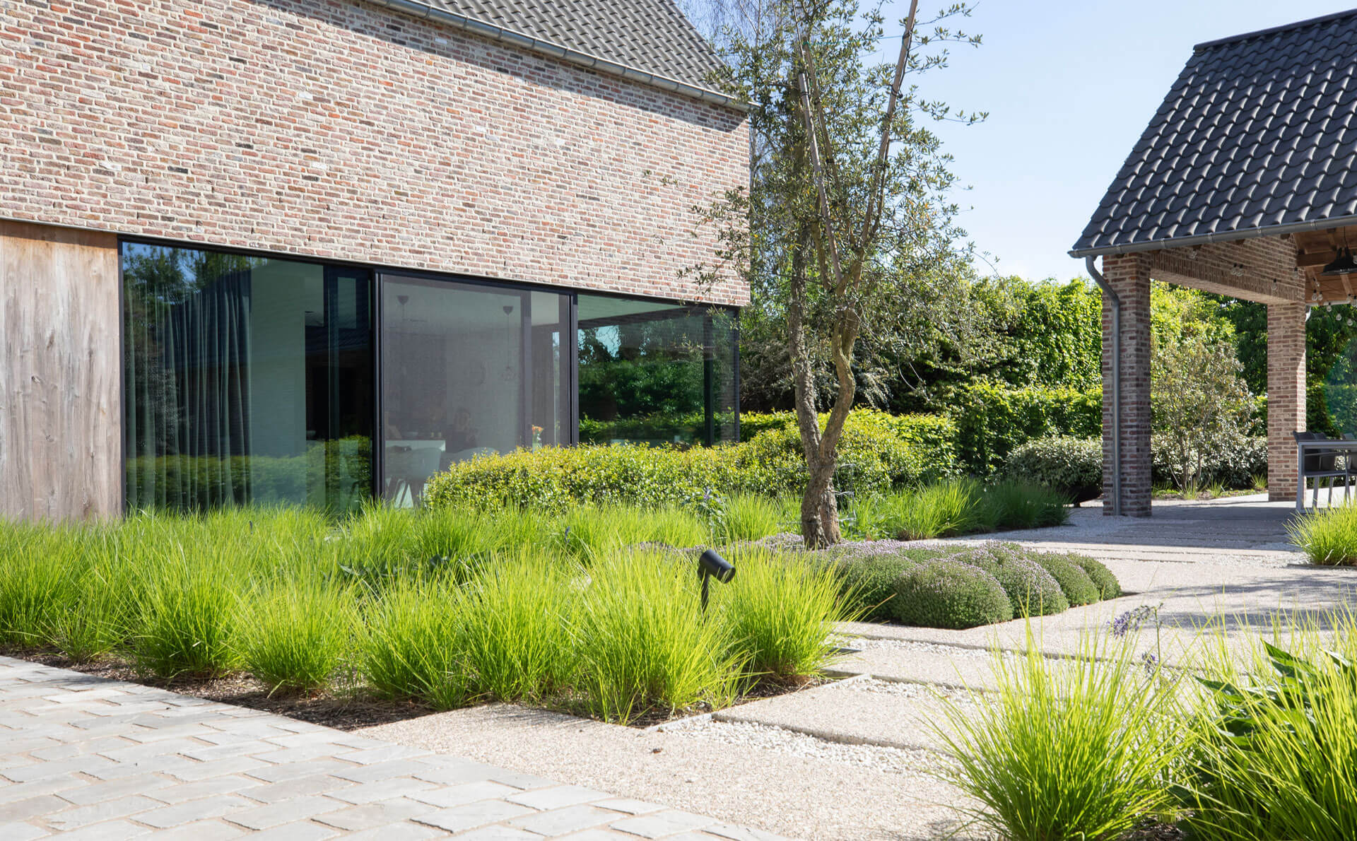 BOND. Architectuur - Huisvesting en Commercieel - Herk-de-Stad - ééngezinswoning en B&B