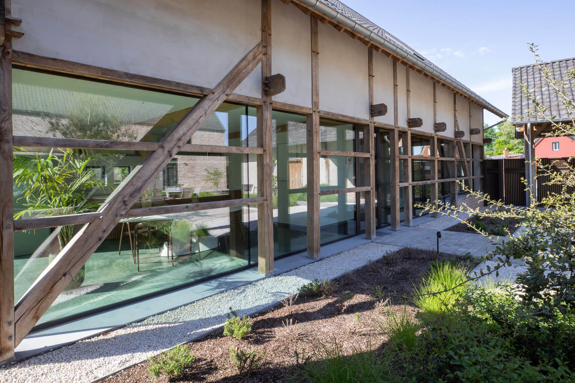 BOND. Architectuur - Huisvesting en Commercieel - Herk-de-Stad - ééngezinswoning en B&B