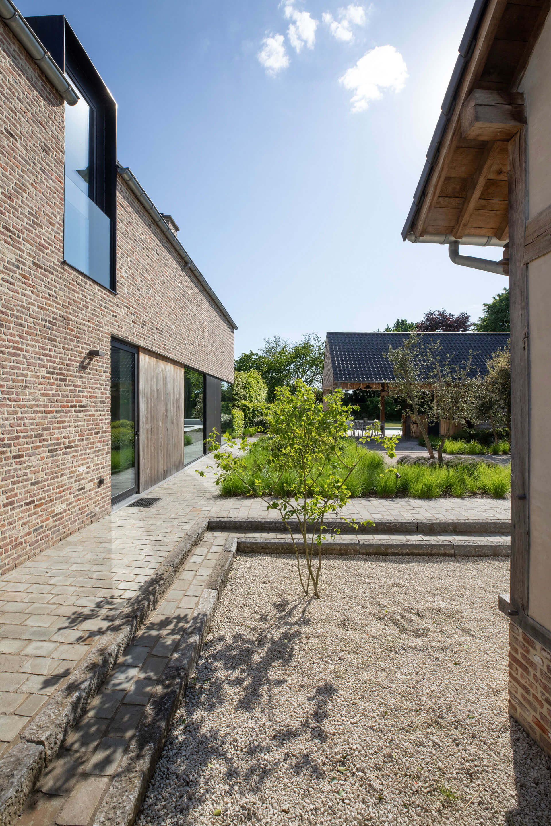 BOND. Architectuur - Huisvesting en Commercieel - Herk-de-Stad - ééngezinswoning en B&B